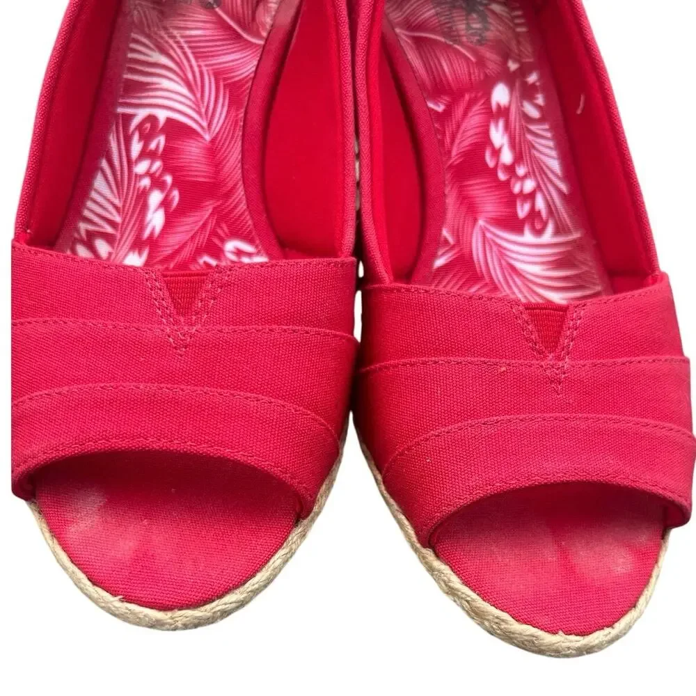 Coach and Four Red Canvas Peep Toe Espadrille Wedge Shoes Size 8 Comfort